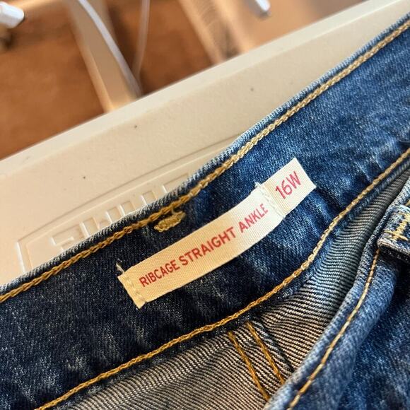 Levi's Blue Cotton Button Fly Cropped Ribcage Straight Ankle Jeans Size 16W - Picture 8 of 15